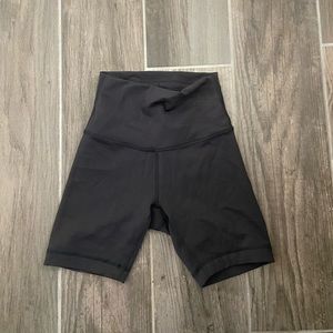 Lululemon woman’s biker shorts